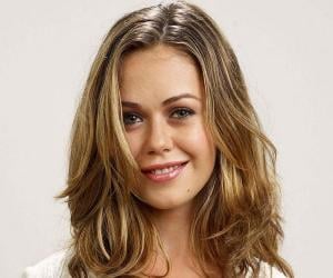 Alexis Dziena Biography