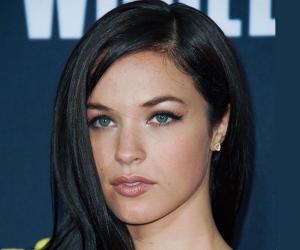 Alexis Knapp