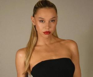 Alexis Ren Biography