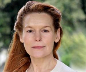 Alice Krige Biography