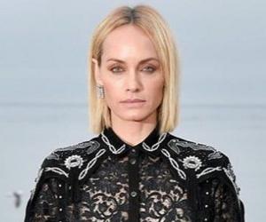 Amber Valletta