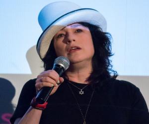 Amy Sherman-Pal... Biography