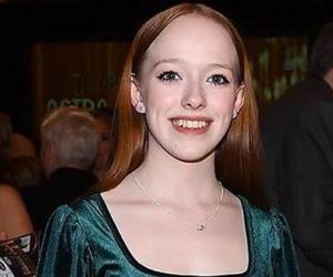 Amybeth McNulty