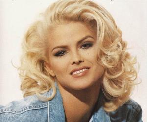 Anna Nicole Smith Biography