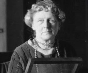 Annie Jump Cannon Biography