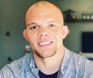 Anthony Smith