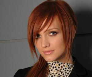 Ashlee Simpson Biography