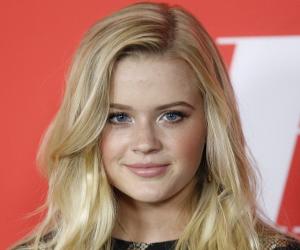 Ava Phillippe Biography