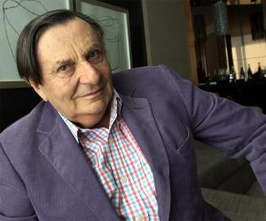 Barry Humphries Biography