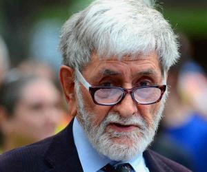 Barry Jones
