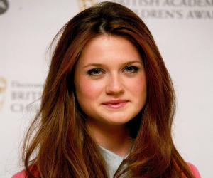 Bonnie Wright - Biography - The Famous People