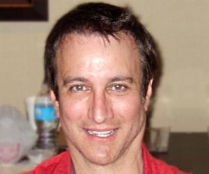 Bronson Pinchot