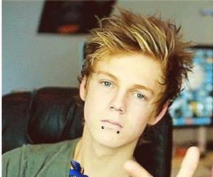 Caspar Lee