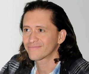 Clifton Collins... Biography