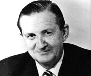 Crawford Murray MacLehose, Baron MacLehose of Beoch