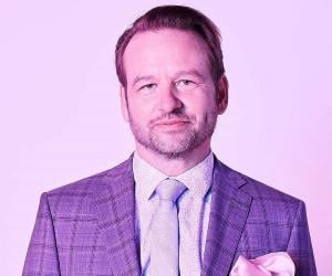 Dallas Roberts Biography