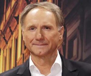 Dan Brown