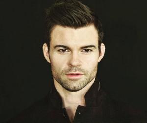 Daniel Gillies Biography