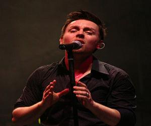 Rising Stars: 10 Young Australian Male Singers Making Waves in the Music Industry