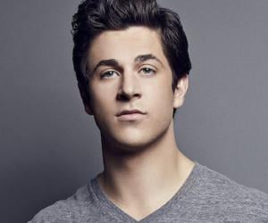 David Henrie Biography