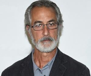 David Strathairn