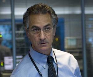 David Strathairn