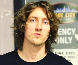 Dean Lewis