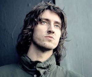 Dean Lewis