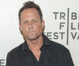 Dean Winters Biography