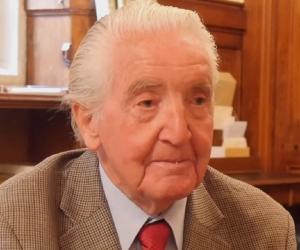 Dennis Skinner Biography