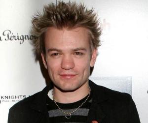 Deryck Whibley Biography