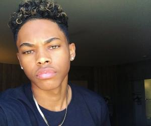 Devin Gordon – Bio, Facts, Family Life of Pop Singer & Internet celebrity