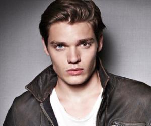 Dominic Sherwood