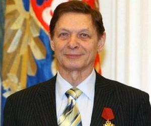 Eduard Khil
