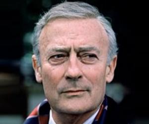 Edward Woodward Biography