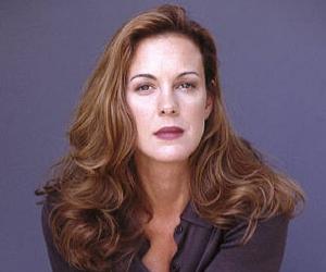 Elizabeth Perkins