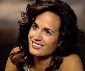 Elizabeth Reaser