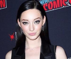 Emma Dumont