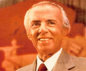 Enver Hoxha Biography