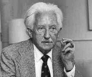 Erik Erikson Biography