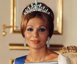 Farah Pahlavi Biography