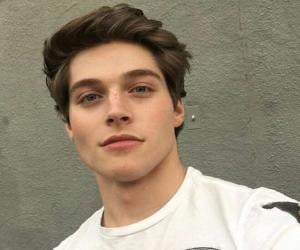 Froy Gutierrez