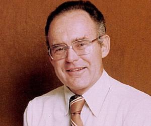 Gordon Moore Biography