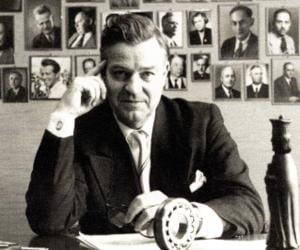 Gunnar Myrdal