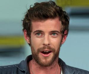 Harry Treadaway