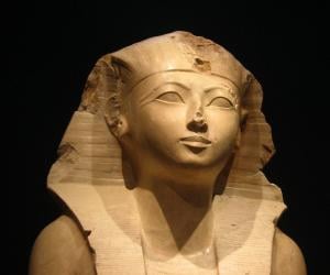 hatshepsut pharaoh female egypt biography egyptian famous facts born timeline rule achievements queens known longest her childhood thefamouspeople profiles