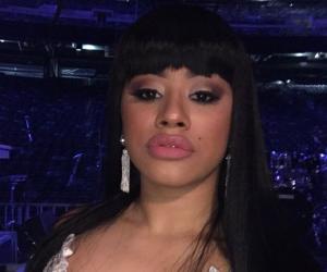 Hennessy Carolina Biography