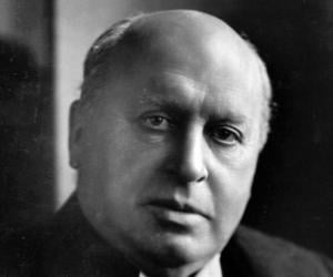 Henry James Biography