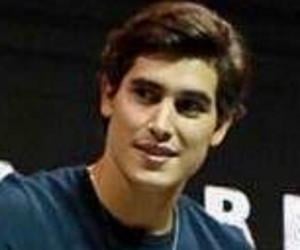 Henry Zaga