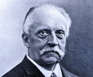 Hermann von Hel... Biography